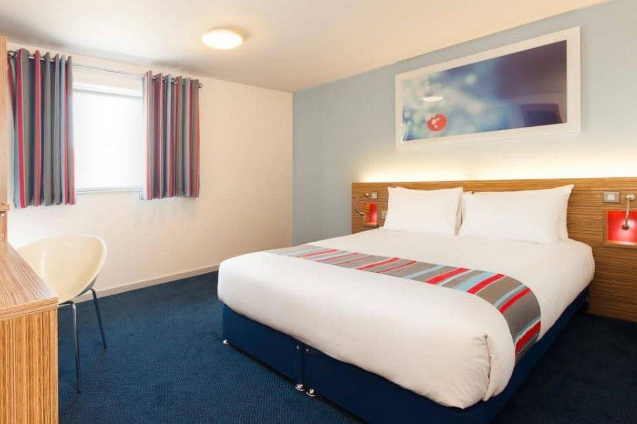 Travelodge London Ealing Exterior foto